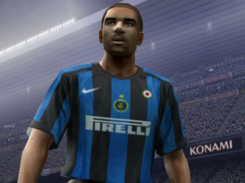 Imagen_5 Adriano también ficha por Konami