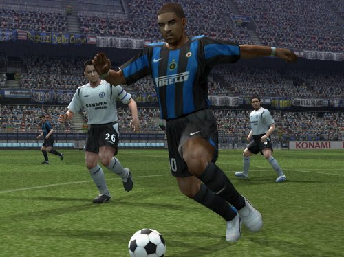 Imagen_2 Adriano también ficha por Konami