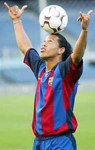 Ronaldinho y Sergio Ramos aparecerán en la portada de Fifa 08